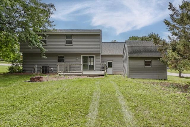 980 Bartlett DRIVE, Oconomowoc, WI 53066