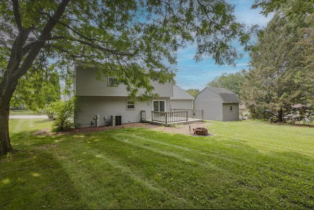 980 Bartlett DRIVE, Oconomowoc, WI 53066