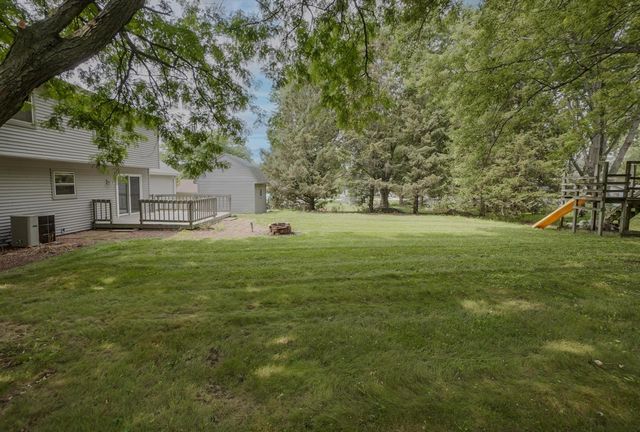 980 Bartlett DRIVE, Oconomowoc, WI 53066
