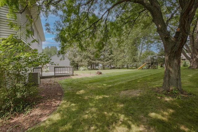 980 Bartlett DRIVE, Oconomowoc, WI 53066