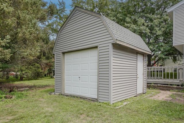 980 Bartlett DRIVE, Oconomowoc, WI 53066