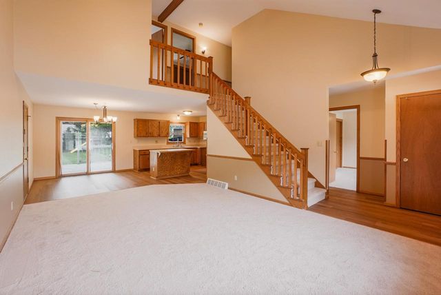 980 Bartlett DRIVE, Oconomowoc, WI 53066