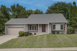 980 Bartlett DRIVE, Oconomowoc, WI 53066