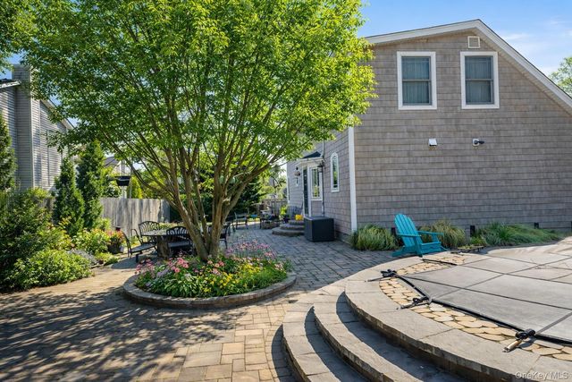 33 2nd Street, Bayport, NY 11705