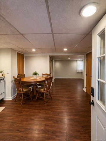 33 2nd Street, Bayport, NY 11705
