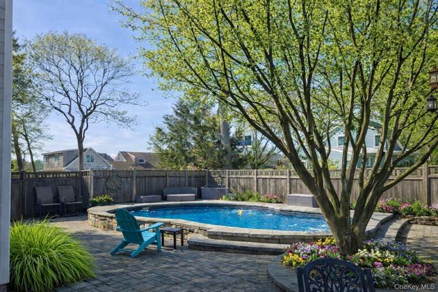 33 2nd Street, Bayport, NY 11705
