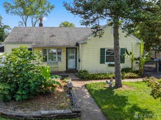 30 Runyon Avenue, Edison, NJ 08817