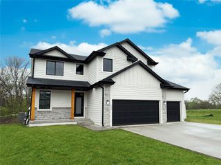 150 10th Avenue NE, Altoona, IA 50009