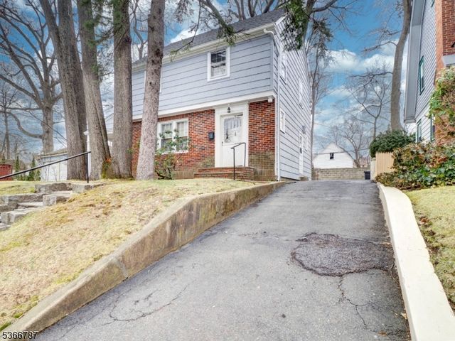 21 Edgewood Rd, East Orange City, NJ 07017