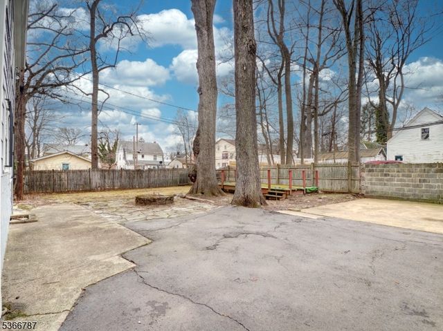 21 Edgewood Rd, East Orange City, NJ 07017