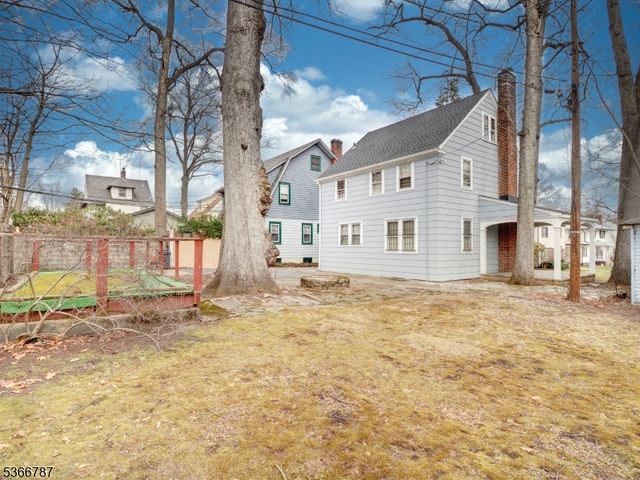 21 Edgewood Rd, East Orange City, NJ 07017