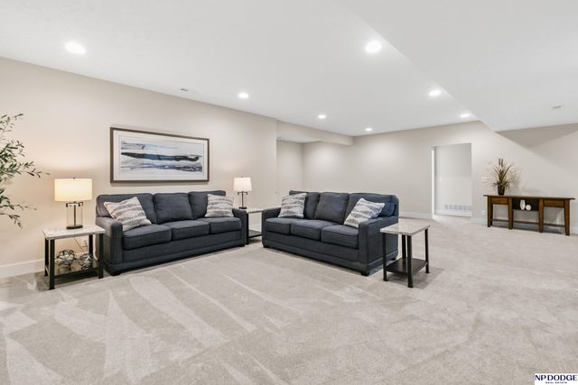 4619 N 192 Avenue, Elkhorn, NE 68022