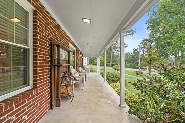 56 Pine Rd, Norris, TN 37828