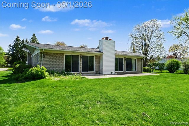 4400 Hedgethorn Circle, Burton, MI 48509