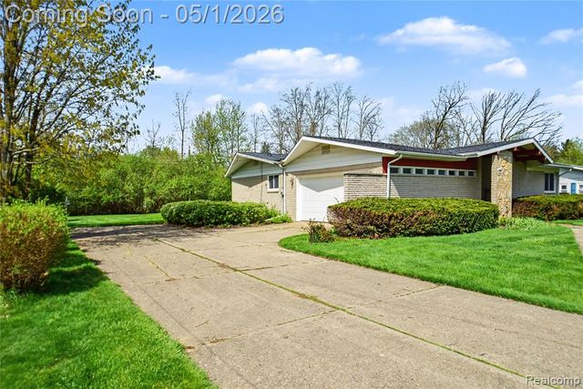 4400 Hedgethorn Circle, Burton, MI 48509