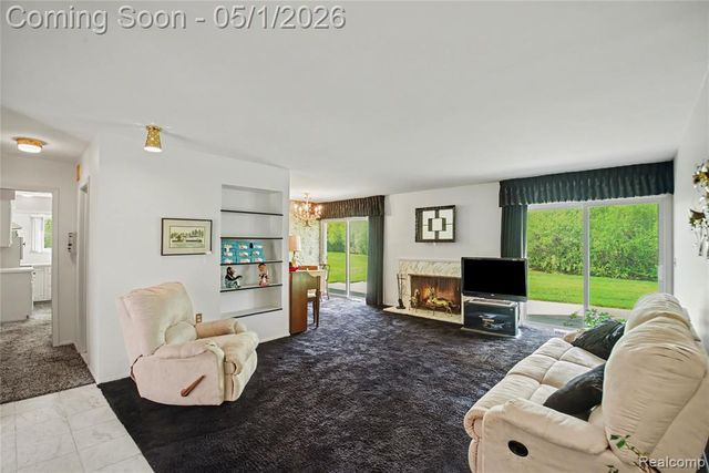 4400 Hedgethorn Circle, Burton, MI 48509