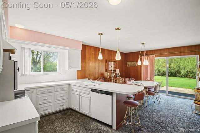 4400 Hedgethorn Circle, Burton, MI 48509