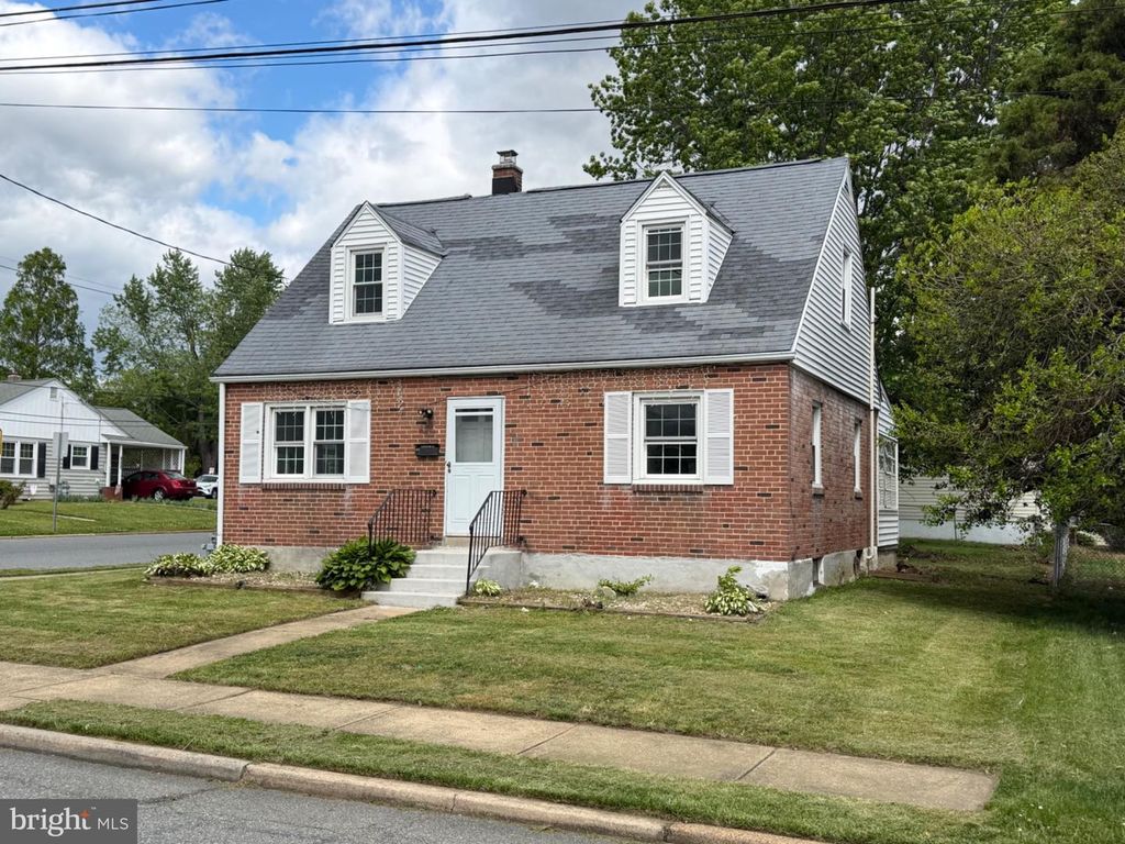 220 N MARSHALL ST, Wilmington, DE 19804