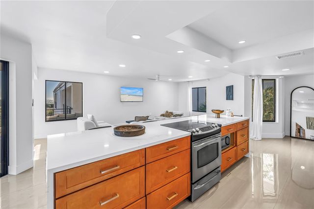 450 BEACH ROAD 4, Sarasota, FL 34242