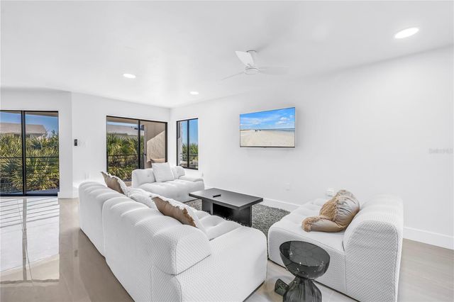 450 BEACH ROAD 4, Sarasota, FL 34242