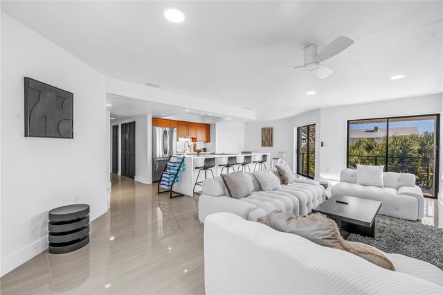 450 BEACH ROAD 4, Sarasota, FL 34242