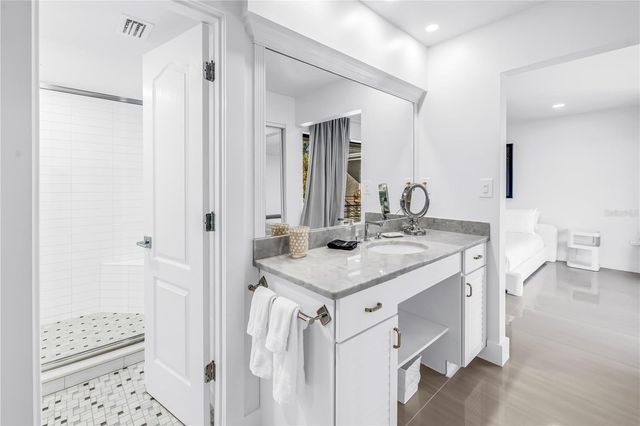 450 BEACH ROAD 4, Sarasota, FL 34242