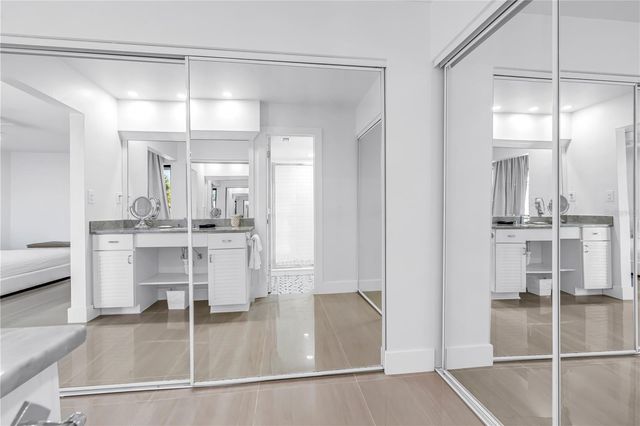 450 BEACH ROAD 4, Sarasota, FL 34242