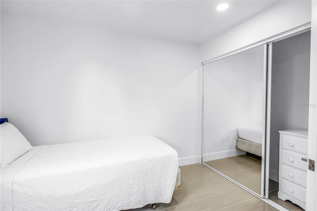 450 BEACH ROAD 4, Sarasota, FL 34242