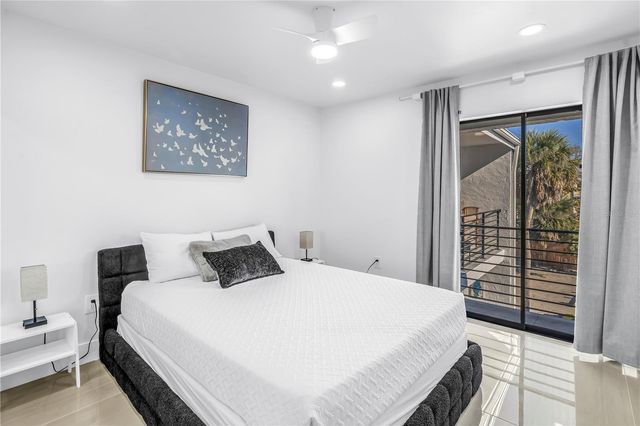 450 BEACH ROAD 4, Sarasota, FL 34242