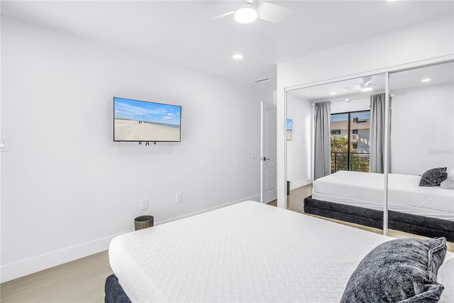 450 BEACH ROAD 4, Sarasota, FL 34242