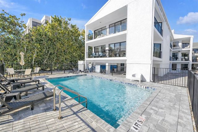 450 BEACH ROAD 4, Sarasota, FL 34242