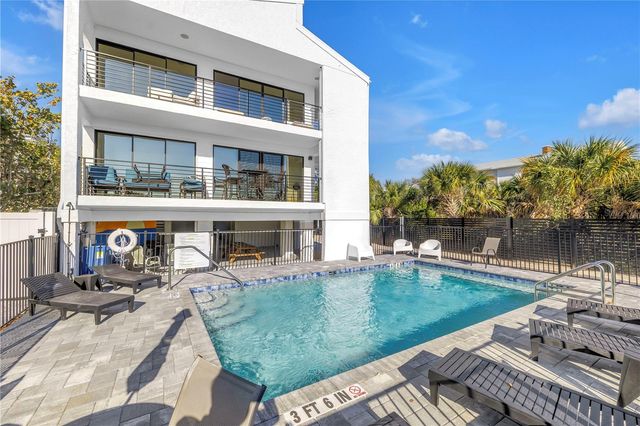 450 BEACH ROAD 4, Sarasota, FL 34242