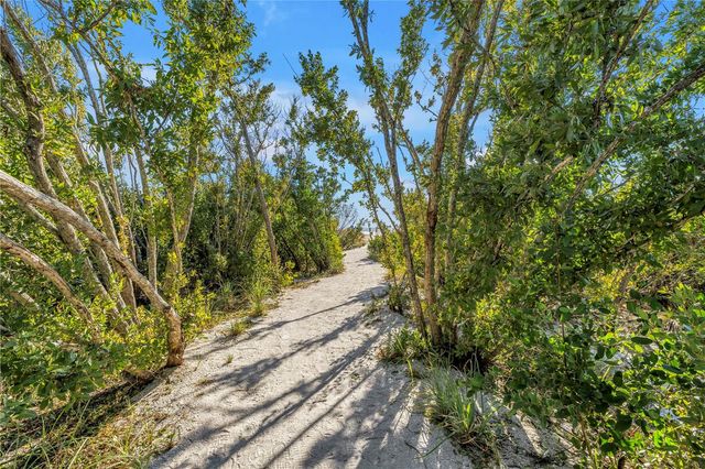 450 BEACH ROAD 4, Sarasota, FL 34242