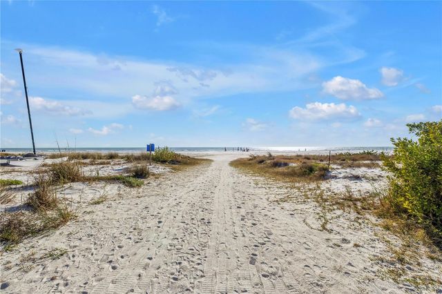 450 BEACH ROAD 4, Sarasota, FL 34242