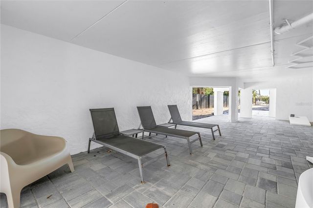 450 BEACH ROAD 4, Sarasota, FL 34242