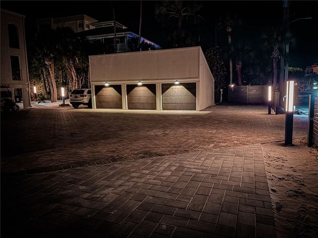 450 BEACH ROAD 4, Sarasota, FL 34242