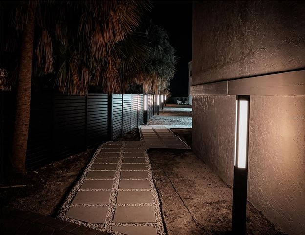 450 BEACH ROAD 4, Sarasota, FL 34242