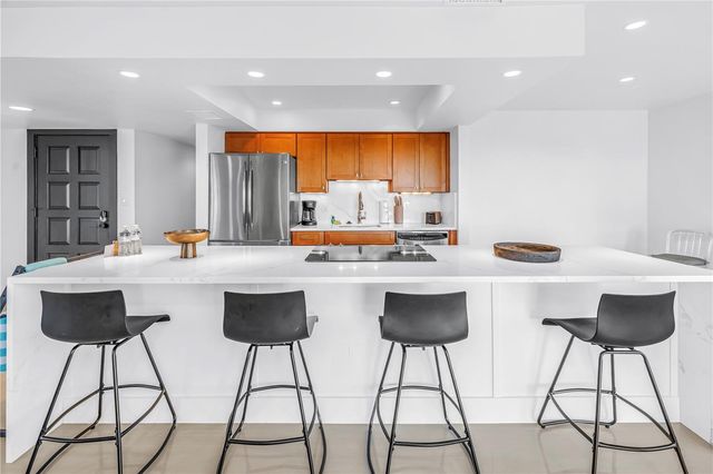 450 BEACH ROAD 4, Sarasota, FL 34242