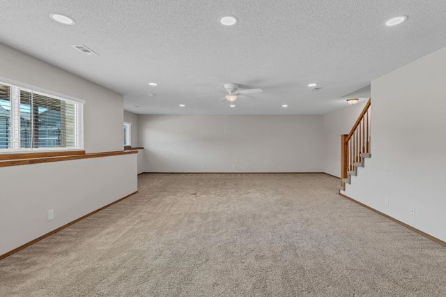 3225 S Bluelake Ct, Wichita, KS 67215