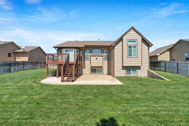 3225 S Bluelake Ct, Wichita, KS 67215