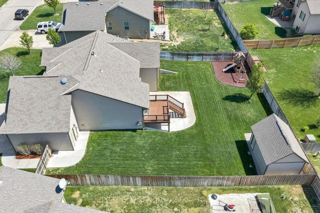 3225 S Bluelake Ct, Wichita, KS 67215