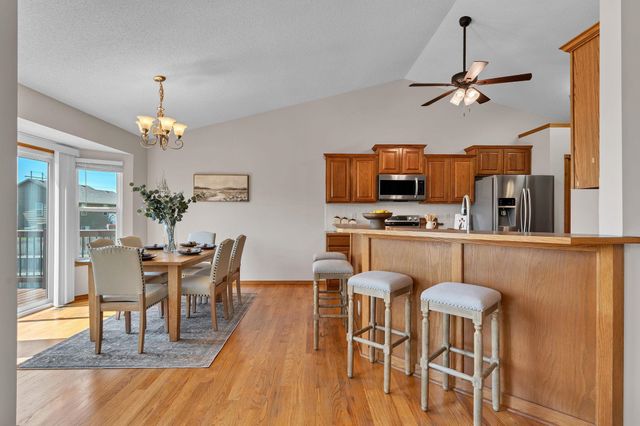 3225 S Bluelake Ct, Wichita, KS 67215