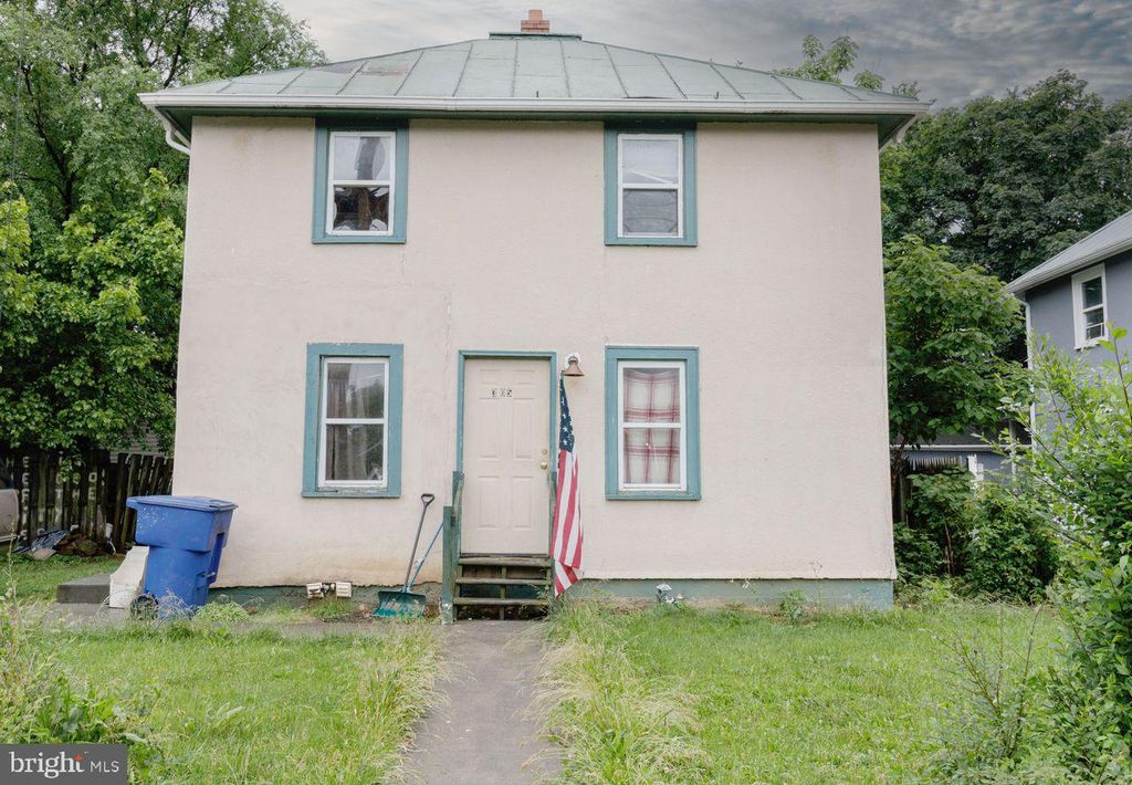 305 PROSPECT, Front Royal, VA 22630