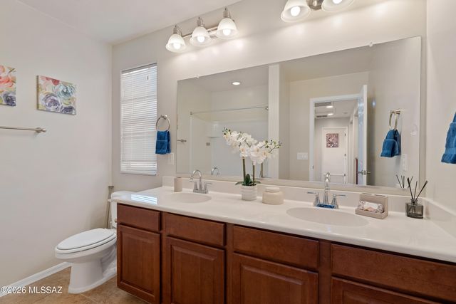 12884 N Indian Palms Drive, Oro Valley, AZ 85755