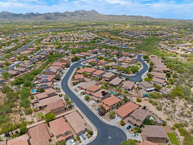 12884 N Indian Palms Drive, Oro Valley, AZ 85755
