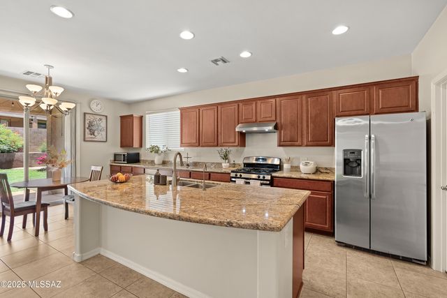 12884 N Indian Palms Drive, Oro Valley, AZ 85755
