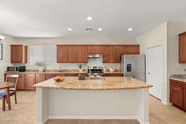 12884 N Indian Palms Drive, Oro Valley, AZ 85755