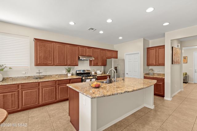 12884 N Indian Palms Drive, Oro Valley, AZ 85755