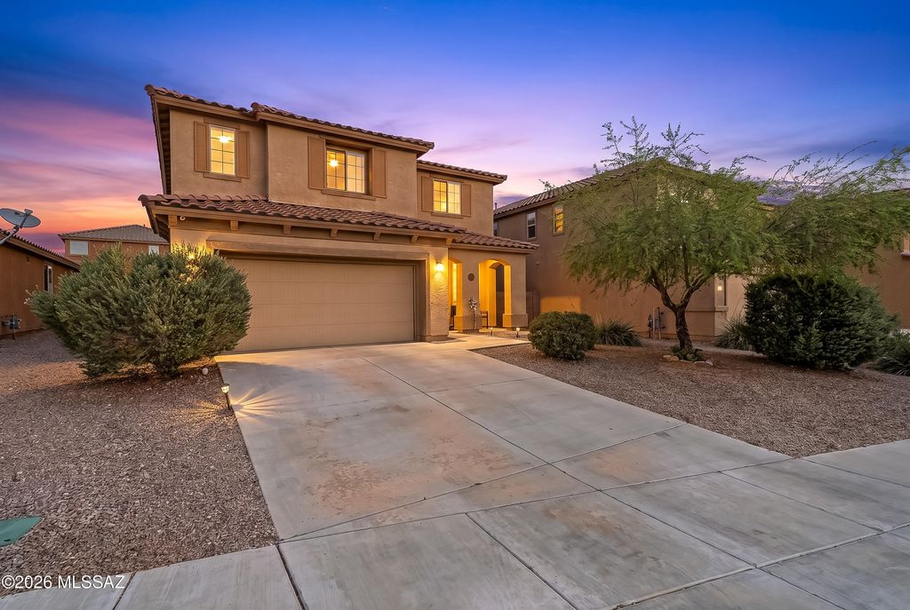 12884 N Indian Palms Drive, Oro Valley, AZ 85755