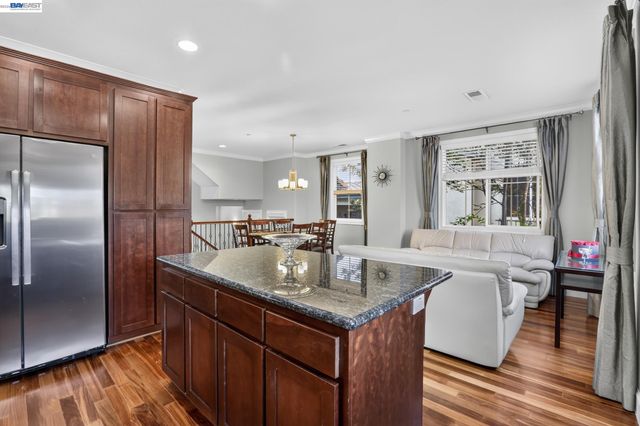 1071 Konstanz Ter, Sunnyvale, CA 94089